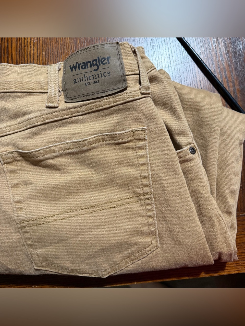 Wrangler Men's Khaki Relaxed Jeans - Workwear Pocket Detail